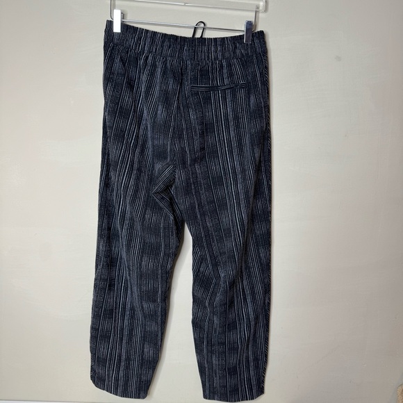 ATHLETA Arrival Pants size 6 Relaxed Versatile *360-Stretch - Picture 7 of 12